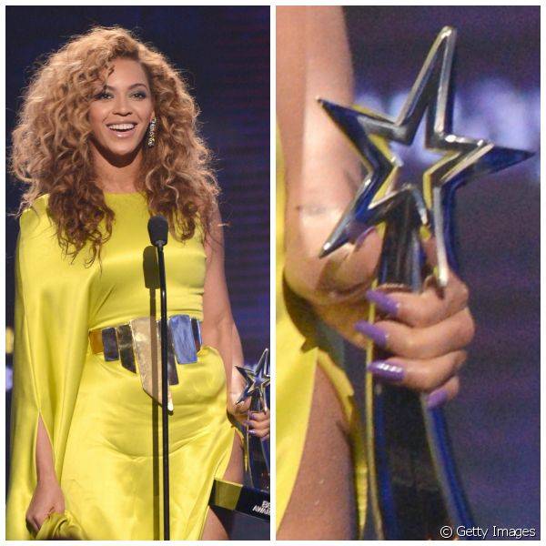 Beyoncé escolheu um tom de lilás para suas unhas em formato stiletto
